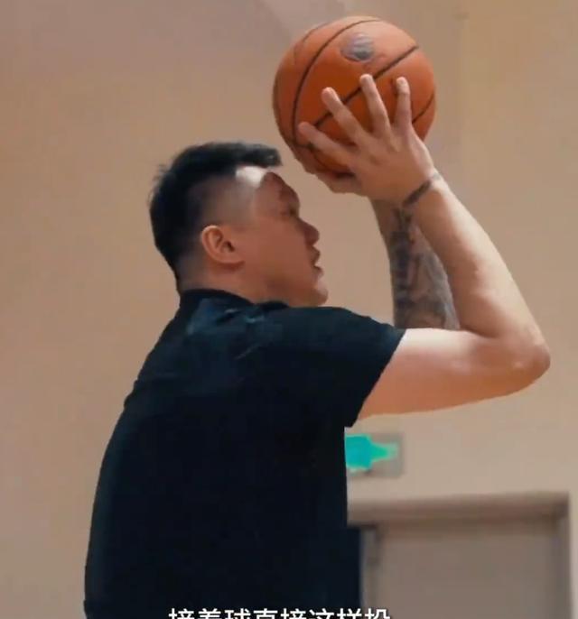 体对抗性比, 俱乐部总经, AA 体对抗性比, 俱乐部总经, AA